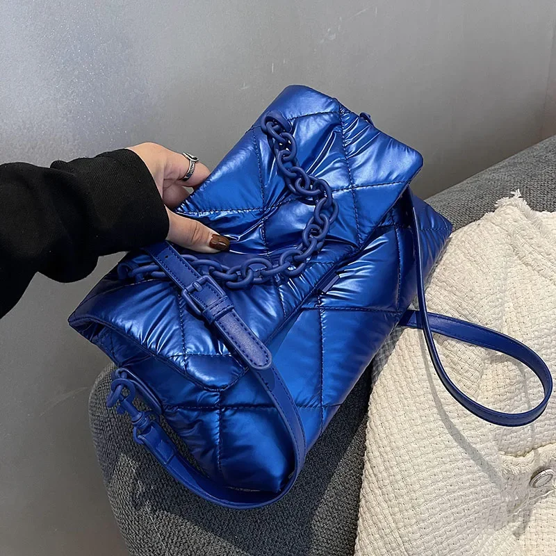 Chain Crossbody Quilted - กระเป๋าสะพายข้างผู้หญิงแฟชั่นลายลิงเก้ วัสดุอะคริลิค บุนวม ดีไซน์เนอร์ กระเป๋าถือแบบควิลท์ ไนลอน