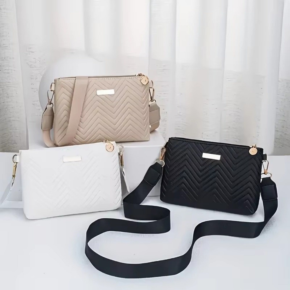 Chain Crossbody Quilted - กระเป๋าสะพายข้างแบบมินิมอลลายควิลท์ วัสดุ PU สีพื้น กระเป๋าถือสะพายไหล่ใบเล็ก น้ำหนักเบา