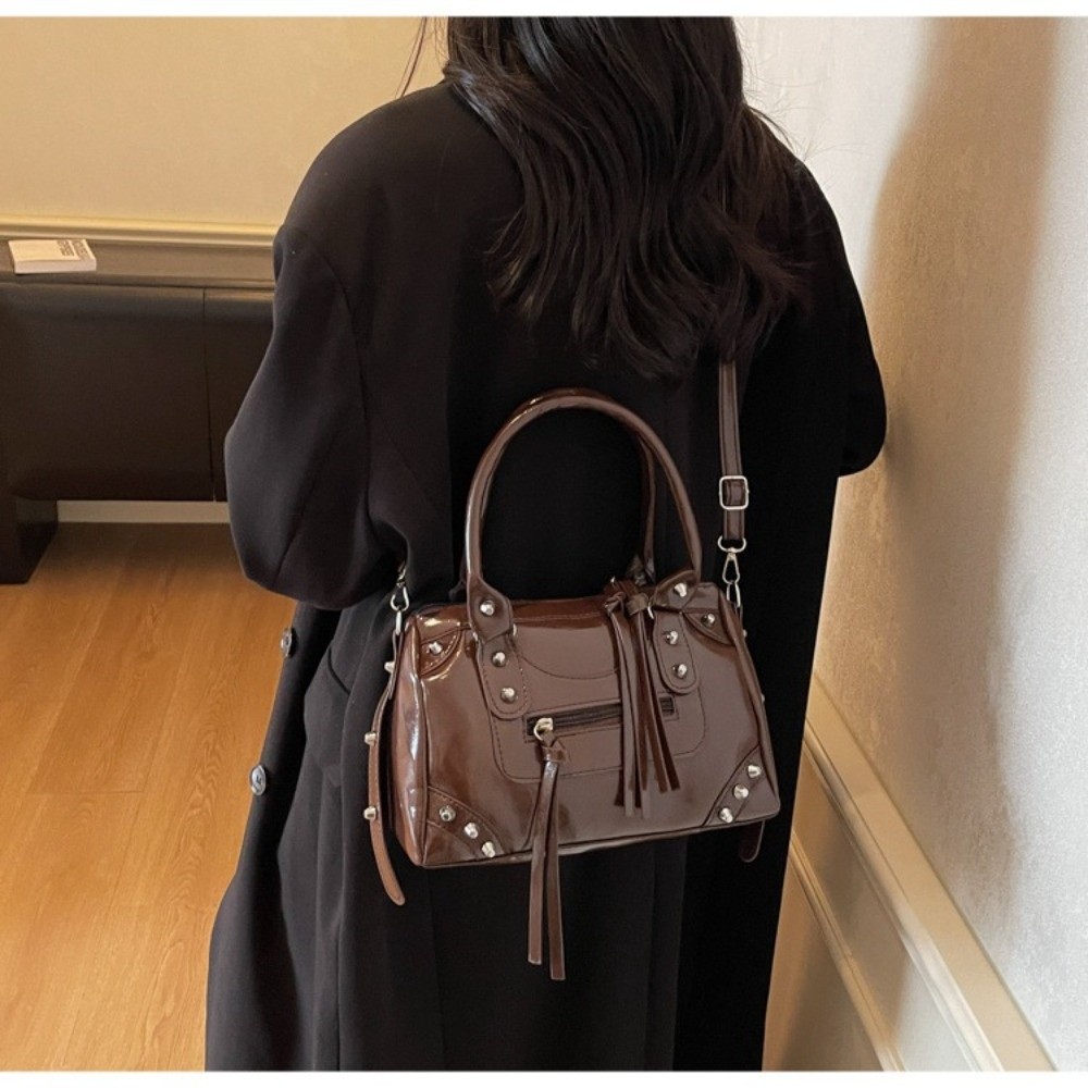 Top Handle Patent Bag - กระเป๋าสะพายข้างผู้หญิงทรงโบว์ลิ่งหนังแก้ววินเทจพร้อมหมุดโลหะ ซิป หูหิ้วด้านบน ความจุขนาดใหญ่