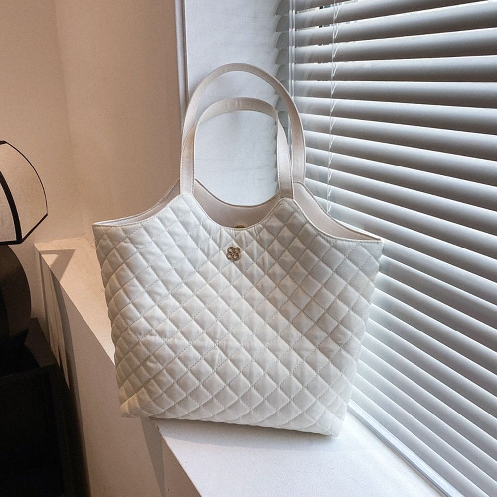 กระเป๋าแฟชั่นใต้วงแขนใส่ผ้านวม - Luxury Quilted Bags บทวิจารณ์และราคา