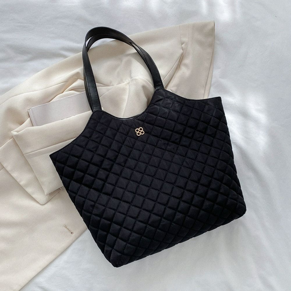 กระเป๋าแฟชั่นใต้วงแขนใส่ผ้านวม - Luxury Quilted Bags บทวิจารณ์และราคา