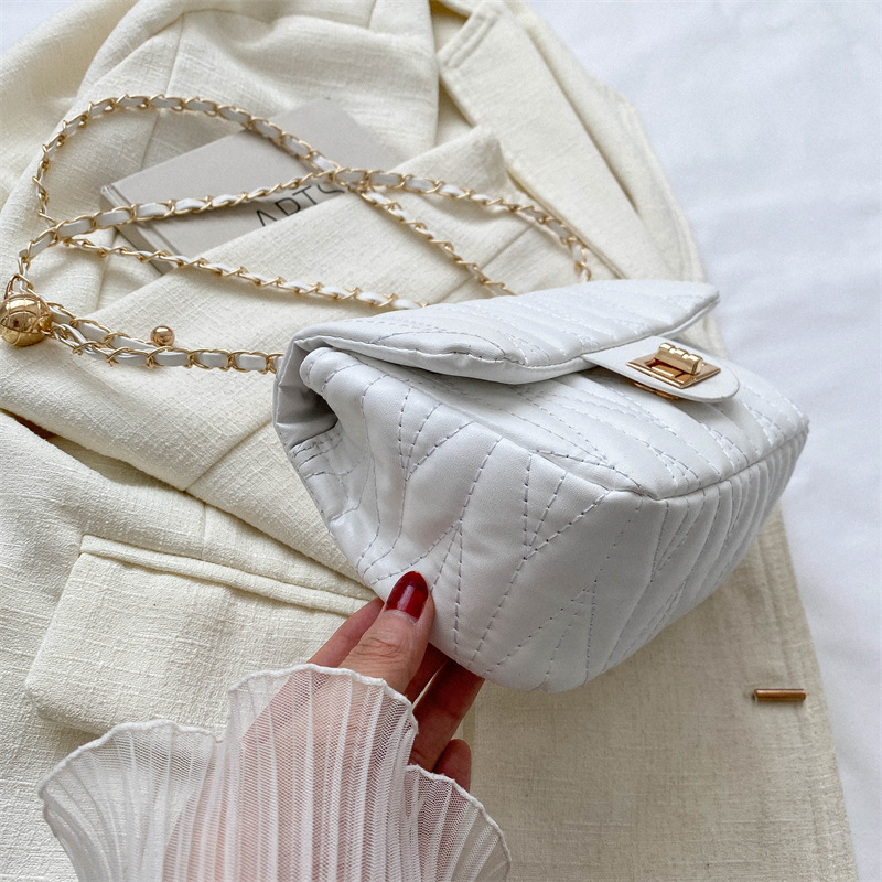 กระเป๋าสะพายข้างผู้หญิงแบบเย็บ - Chain Crossbody Quilted บทวิจารณ์และราคา