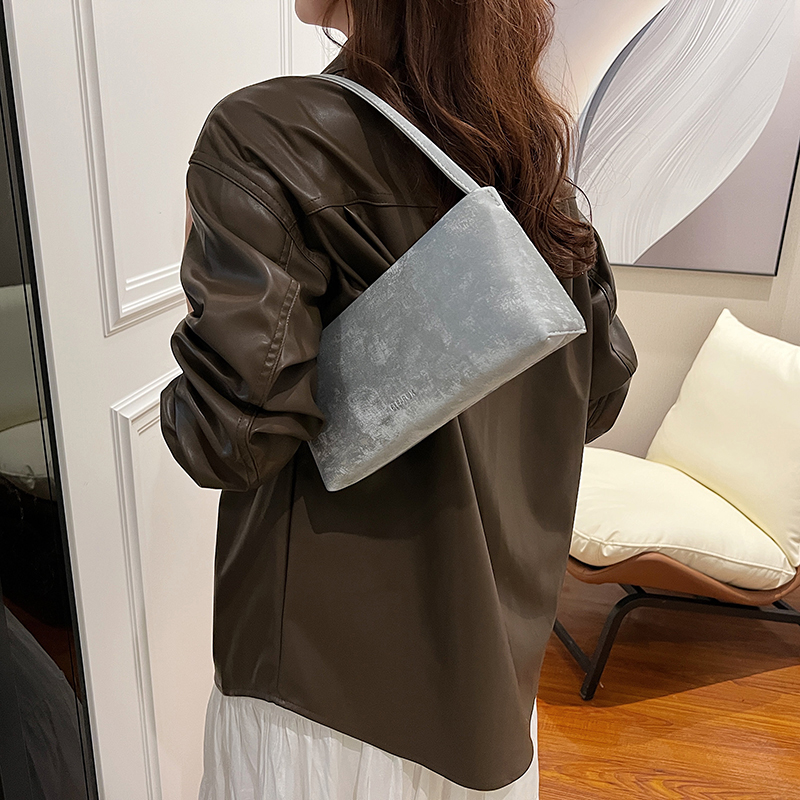 กระเป๋าสะพายไหล่เล็กของผู้หญิง - Luxury Bags Kate Spade บทวิจารณ์และราคา