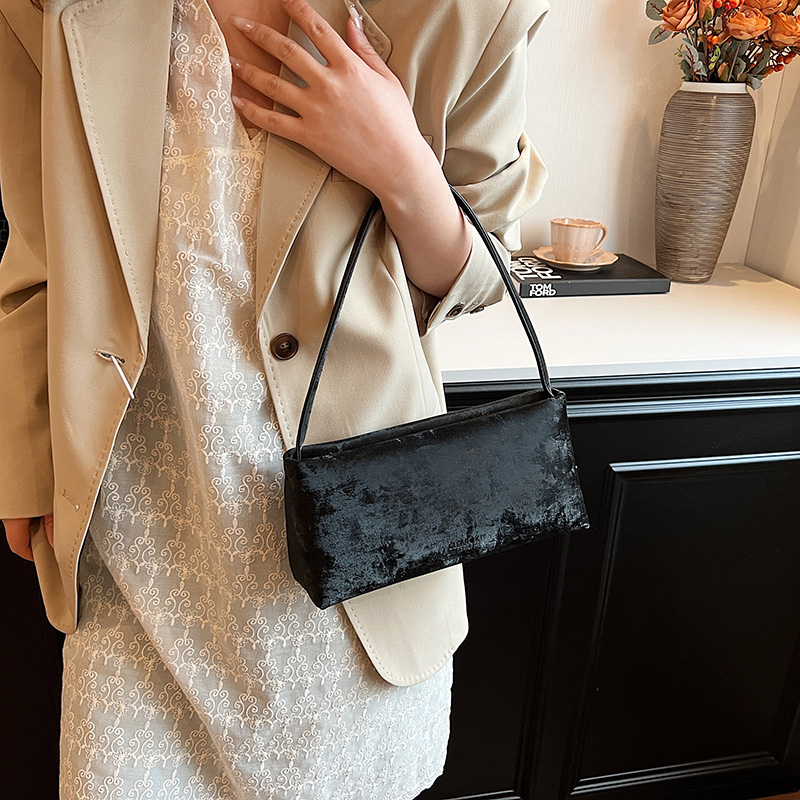 กระเป๋าสะพายไหล่เล็กของผู้หญิง - Luxury Bags Kate Spade บทวิจารณ์และราคา