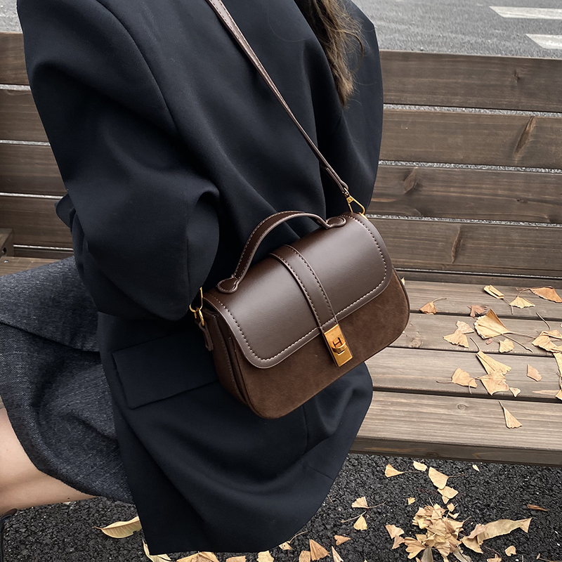 กระเป๋าสะพายข้างทรงสี่เหลี่ยมข - Luxury Bags On Sale บทวิจารณ์และราคา