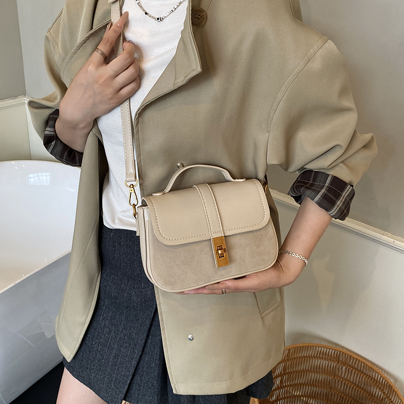 กระเป๋าสะพายข้างทรงสี่เหลี่ยมข - Luxury Bags On Sale บทวิจารณ์และราคา