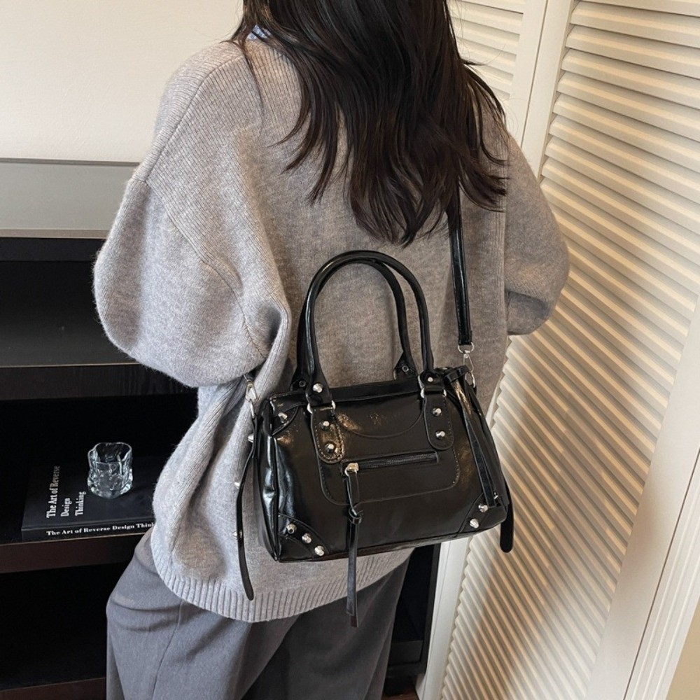 กระเป๋าหนังแก้วทรงหมอนแบบวินเท - Top Handle Patent Bag บทวิจารณ์และราคา